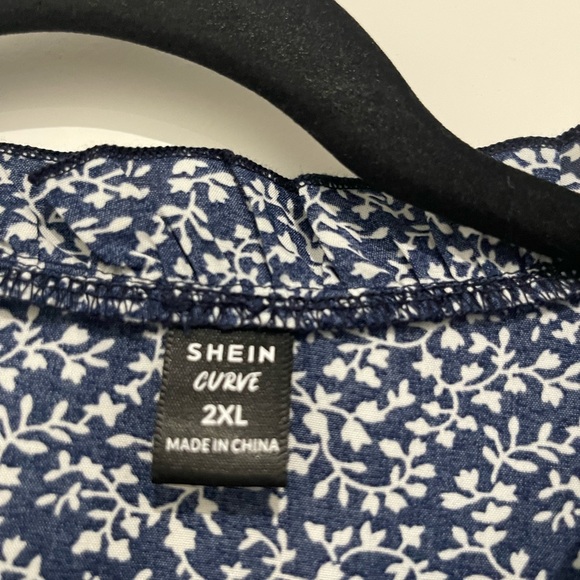 Blue and white floral blouse 2XL - Picture 6 of 8